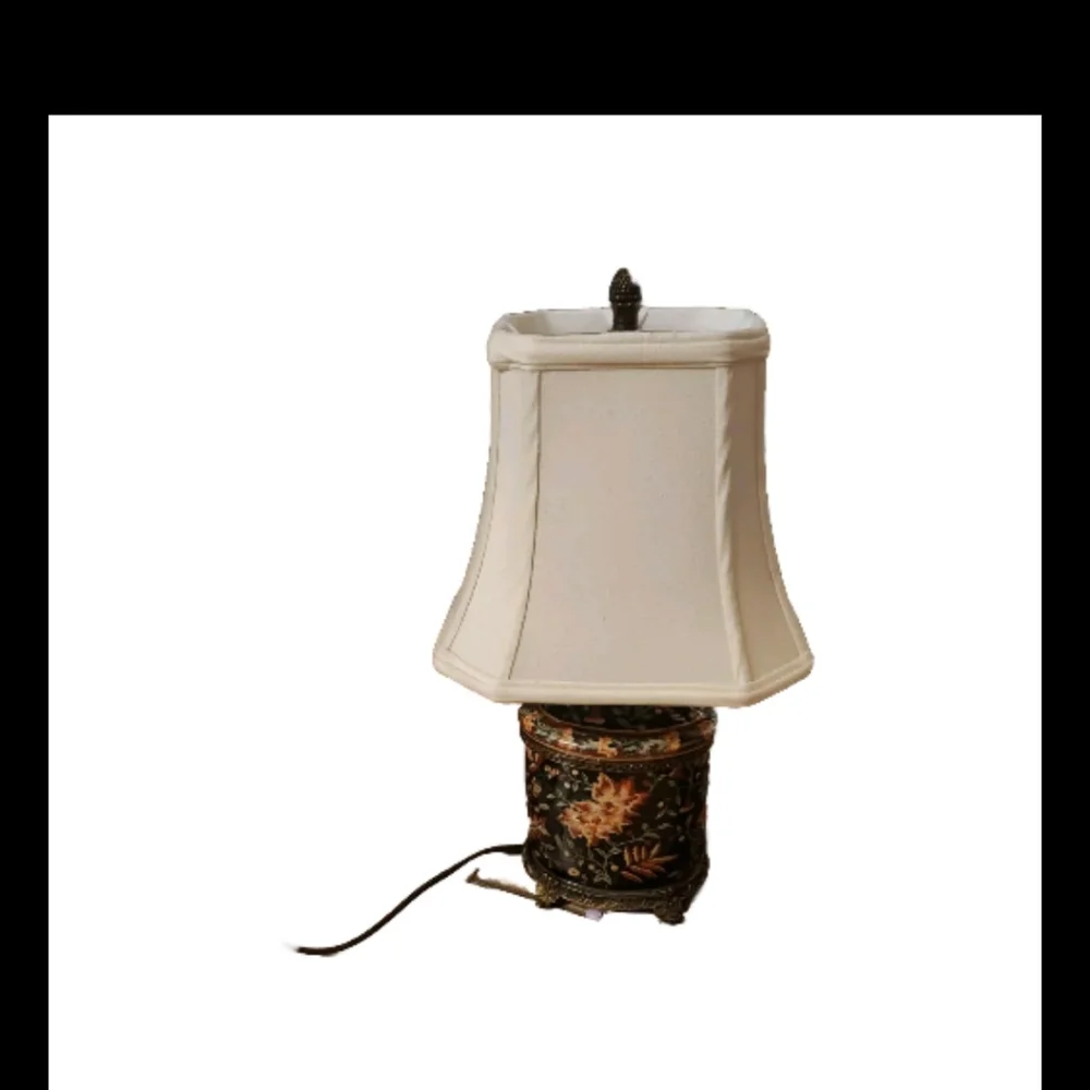Rare Asian Claw Foot Lamp Painted Floral Lamp